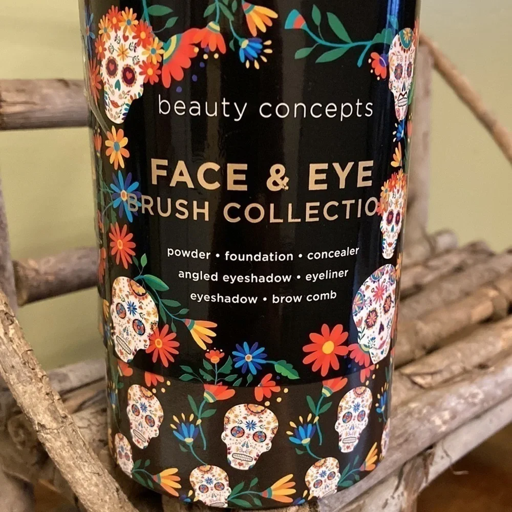 NEW BEAUTY CONCEPTS SUGAR SKULL Day of the Dead FACE & EYE BRUSH COLLECTION